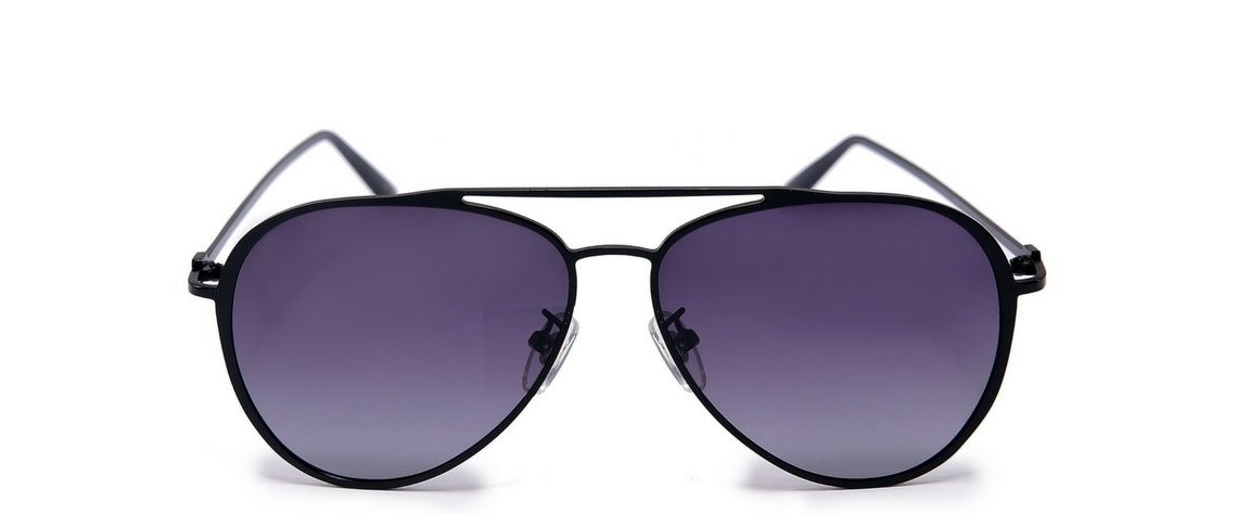 Avis in lilac, front view